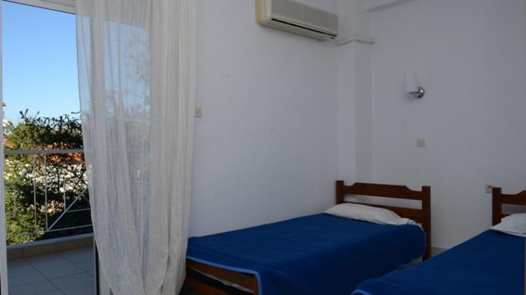 STAVROS 2021.: APARTMANI, autobuski prevoz 7