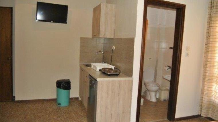 NEA FLOGITA 2021.: APARTMANI, autobuski prevoz 40